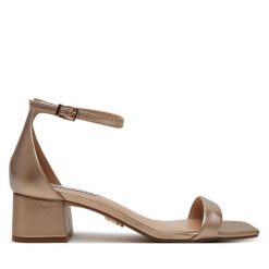 Sandały Steve Madden. Żółte sandały damskie Steve Madden, bez wzorów, bez obcasa, na słupku, bez zapięcia. Za 359.99 zł.