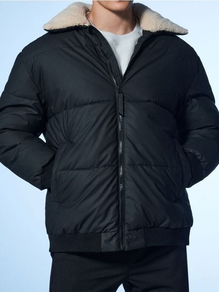 Pikowana kurtka puffer - czarny. Czarne kurtki męskie Sinsay, l, bez wzorów, bez kaptura. Za 159.99 zł.