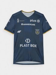 4F Koszulka replika wyjazdowa z sezonu 2023/24 męska 4F x Projekt Warszawa - multikolor S. T-shirty męskie 4F, m, bez wzorów, bez kołnierzyka, bez ramiączek. W wyprzedaży za 79.99 zł.