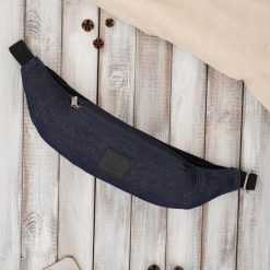 Nerka męska saszetka na pas jeansowa granatowa Paolo Peruzzi T-117-DB. Białe saszetki i nerki męskie bez wzorów, z bawełny. Za 49.99 zł.