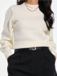 Sweter - kremowy. Białe swetry nierozpinane damskie Sinsay, l, bez wzorów, z materiału, bez kołnierzyka, bez ramiączek. Za 49.99 zł.