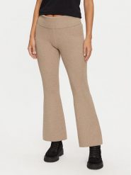 Guess Spodnie materiałowe W4BB53 Z3K92 Beżowy Regular Fit. Brązowe spodnie materiałowe damskie Guess, z aplikacjami, z materiału. Za 249.99 zł.