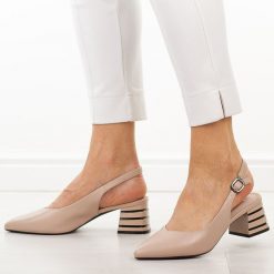 Beżowe czółenka damskie na obacasie Vinceza 62285. Brązowe czółenka damskie VINCEZA, na lato, bez wzorów, ze skóry, eleganckie, bez obcasa, na obcasie, bez zapięcia. Za 179.00 zł.