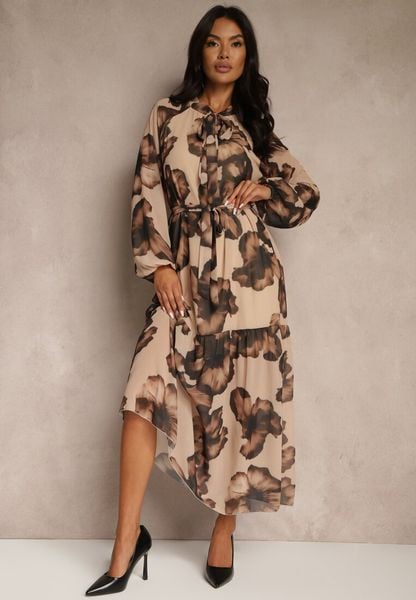 Ciemnobeżowa Sukienka o Pudełkowym Kroju w Kwiatowy Wzór Ozdobiona Paskiem Acexia. Brązowe sukienki damskie Renee, do pracy, l, z aplikacjami, biznesowe, bez kołnierzyka, bez ramiączek, maxi. Za 129.99 zł.