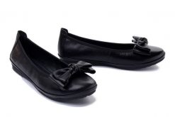 JOSEF SEIBEL 70603 133 105 Josie 03 black-black, baleriny damskie. Czarne balerinki damskie Josef Seibel, bez wzorów, ze skóry, bez obcasa, bez zapięcia. Za 389.90 zł.