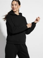Dresowa bluza hoodie z kieszenią - czarny. Czarne bluzy damskie Sinsay, l, bez wzorów, z dresówki, bez ramiączek, bez kaptura. W wyprzedaży za 19.99 zł.