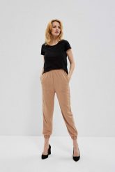 Spodnie jogger. Brązowe spodnie dresowe damskie MOODO, bez wzorów, z dresówki, z podwyższonym stanem, długie. W wyprzedaży za 29.99 zł.