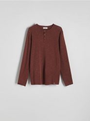 Sweter z bawełny - karminowy. Czerwone swetry męskie Reserved, l, bez wzorów, z bawełny, bez kołnierzyka, bez ramiączek. W wyprzedaży za 69.99 zł.