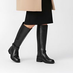 Kozaki damskie Filippo, wysoka cholewka i płaski obcas bez ocieplenia, czarne, DKZ7331-25-BK. Czarne kozaki damskie Filippo, z aplikacjami, z materiału, przed kolano, bez obcasa, na obcasie, bez zapięcia. Za 229.00 zł.