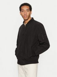 Guess Kurtka bomber M5RL02 WGU82 Czarny Regular Fit. Czarne kurtki męskie Guess, m, z aplikacjami, z syntetyku, bez kaptura. Za 399.99 zł.