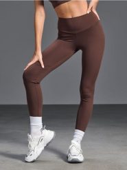 Legginsy - brązowy. Brązowe legginsy damskie Sinsay, bez wzorów. W wyprzedaży za 27.99 zł.
