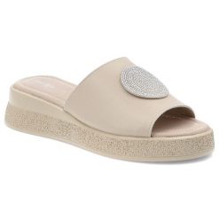 Klapki damskie Filippo, ze skóry naturalnej na platformie z ozdobą wygodne i eleganckie, beżowe, DK6987-25-BE. Brązowe klapki damskie Filippo, na lato, z aplikacjami, ze skóry, eleganckie, bez obcasa, na platformie, bez zapięcia. Za 149.00 zł.