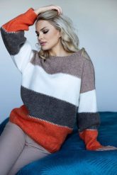 Mięciutki wełniany sweter w kolorowe paski. Swetry nierozpinane damskie PeeKaBoo, uniwersalny, bez wzorów, z wełny, eleganckie, bez kołnierzyka, bez ramiączek. Za 269.00 zł.