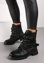Czarne Botki w Streetwearowym Stylu Ozdobione Nitami i Naszywką Lirelina. Czarne botki damskie Renee, z aplikacjami, z jeansu, rockowe, bez obcasa, na obcasie, bez zapięcia. Za 149.99 zł.