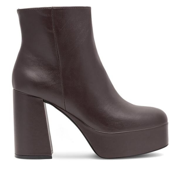 Botki Jenny Fairy. Brązowe botki damskie Jenny Fairy, bez wzorów, bez obcasa, na słupku, bez zapięcia. Za 139.99 zł.