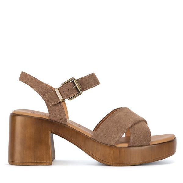 Sandały Lasocki. Brązowe sandały damskie Lasocki, bez wzorów, bez obcasa, na słupku, bez zapięcia. Za 169.99 zł.