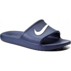 Granatowe Klapki Nike Sportswear Kawa Shower M 832528-400. Białe klapki męskie Nike, bez wzorów, z materiału, bez zapięcia. W wyprzedaży za 139.00 zł.