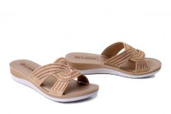 INBLU BV-47 026 piaskowy, klapki damskie. Brązowe klapki damskie Inblu, na lato, bez wzorów, bez obcasa, na koturnie, bez zapięcia. Za 77.99 zł.