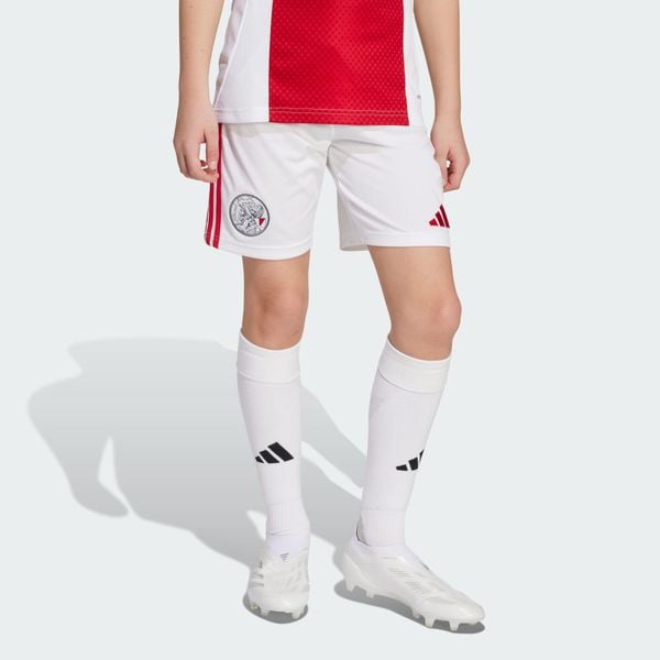 Szorty Ajax Amsterdam 25/26 Home. Białe szorty damskie Adidas, bez wzorów, sportowe. Za 205.76 zł.