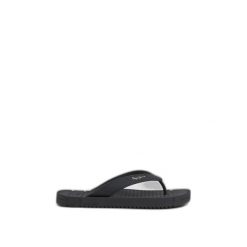 Klapki Pepe Jeans Shore. Czarne klapki męskie Pepe Jeans, bez wzorów, z gumy, bez zapięcia. Za 169.55 zł.