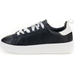 Pepe Jeans tenisówki damskie Brixton Low 40 czarny. Czarne trampki i tenisówki damskie Pepe Jeans, bez wzorów, z jeansu, bez zapięcia. W wyprzedaży za 273.00 zł.