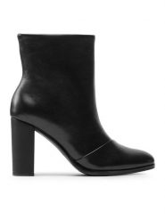 Simple Botki SL-44-02-000112 Czarny. Czarne botki damskie SIMPLE, bez wzorów, ze skóry, bez obcasa, na słupku, bez zapięcia. Za 549.00 zł.