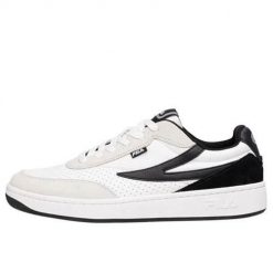 Buty do chodzenia męskie Fila Sevaro S. Białe buty sportowe męskie Fila, bez wzorów, z materiału, bez zapięcia, trekkingowe. Za 362.00 zł.