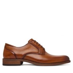 Półbuty Clarks. Brązowe buty wizytowe męskie Clarks, bez wzorów, bez obcasa, bez zapięcia. Za 519.99 zł.