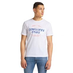 MĘSKI T-SHIRT LEE SS POSTER TEE WHITE L63EFE12 112114994. Białe t-shirty męskie Lee, l, bez wzorów, bez kołnierzyka, bez ramiączek. Za 69.99 zł.