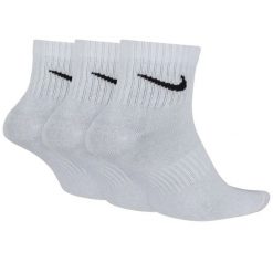 Skarpetki treningowe Nike Everyday Lightweight Ankle 3 pack do kostki. Białe skarpetki damskie Nike, bez wzorów. Za 59.90 zł.