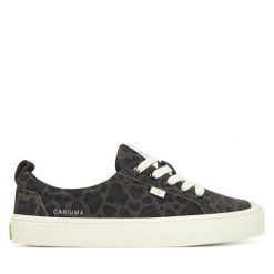 Trampki Cariuma. Czarne trampki i tenisówki damskie CARIUMA, bez wzorów, bez zapięcia. Za 389.99 zł.