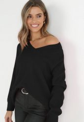 Czarny Sweter z Wiskozy Oversize Yorate. Czarne swetry nierozpinane damskie Born2be, uniwersalny, bez wzorów, z bawełny, eleganckie, bez kołnierzyka, bez ramiączek. Za 99.99 zł.