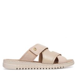 Klapki Caprice. Brązowe klapki damskie Caprice, bez wzorów, bez obcasa, bez zapięcia. Za 299.99 zł.