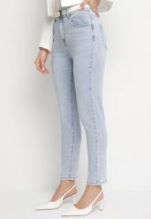 Jasnoniebieskie Jeansy o Kroju Slim Ravirra. Niebieskie jeansy damskie Born2be, z aplikacjami, z jeansu, eleganckie, z podwyższonym stanem. Za 89.99 zł.