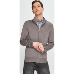 Tommy Hilfiger - Kardigan. Czarne swetry męskie Tommy Hilfiger, m, bez wzorów, z bawełny, bez kołnierzyka, bez ramiączek. W wyprzedaży za 299.90 zł.