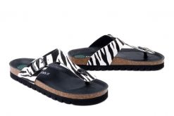 DR. BRINKMANN 700908-00 zebra, klapki japonki damskie. Białe klapki damskie Dr. Brinkmann, na lato, bez wzorów, bez obcasa, bez zapięcia. Za 229.42 zł.