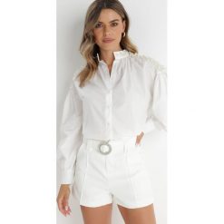 Biała Koszula Kompy. Białe koszule damskie Born2be, m, bez wzorów, bez kołnierzyka, bez ramiączek. Za 169.99 zł.