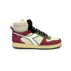 Trampki DIADORA MAGIC BASKET MID LEGACY. Czerwone trampki męskie Diadora, bez wzorów, casualowe, bez zapięcia. Za 229.99 zł.