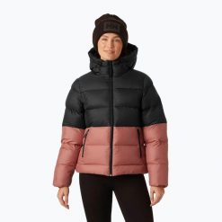 Kurtka damska Helly Hansen Active Puffy. Czarne kurtki sportowe damskie Helly Hansen, bez wzorów, z puchu, bez ramiączek, bez kaptura, trekkingowe. W wyprzedaży za 706.35 zł.