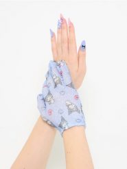 Rękawice do peelingu Kuromi - fioletowy. Fioletowe body Sinsay, bez wzorów. Za 7.99 zł.