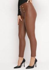 Brązowe Legginsy z Ekoskóry z Ozdobnymi Przeszyciami i Biżuteryjnymi Guzikami Arcena. Brązowe legginsy damskie Born2be, z aplikacjami, z jeansu. Za 64.99 zł.