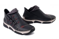 RIEKER 45983-00 black combiantion, botki damskie. Czarne botki damskie Rieker, bez wzorów, bez obcasa, bez zapięcia. Za 349.90 zł.