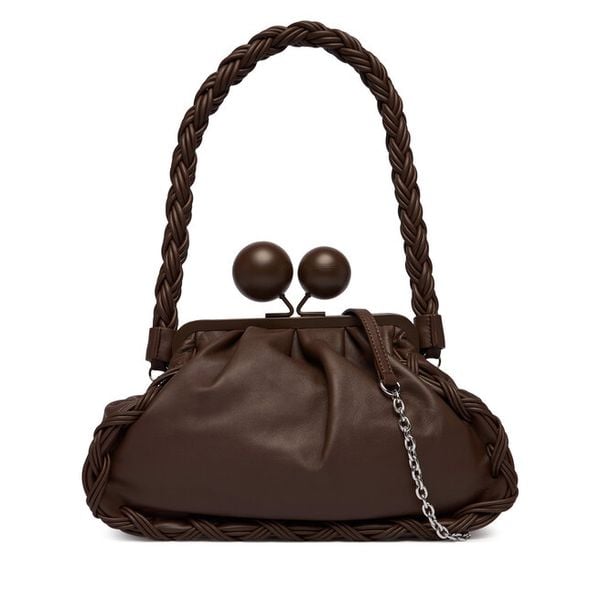 Torebka Weekend Max Mara. Brązowe listonoszki damskie Weekend Max Mara, bez wzorów, bez dodatków. Za 1,809.00 zł.