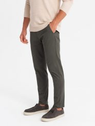 Jednolite męskie spodnie chino SLIM FIT – khaki V3 - Rozmiar: XXL. Brązowe eleganckie spodnie męskie Ombre Clothing, z aplikacjami, z bawełny, biznesowe. W wyprzedaży za 89.99 zł.
