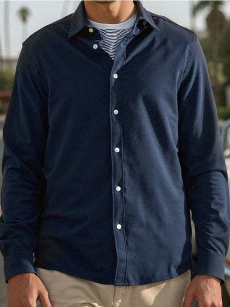 Koszula regular fit - granatowy. Niebieskie koszule męskie Sinsay, l, bez wzorów, bez kołnierzyka, bez ramiączek. W wyprzedaży za 39.99 zł.