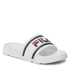 Klapki Fila. Białe klapki damskie Fila, bez wzorów, sportowe, bez obcasa, bez zapięcia. Za 109.99 zł.