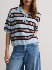 Sweter polo w paski - jasnoniebieski. Niebieskie swetry nierozpinane damskie Reserved, l, bez wzorów, z dzianiny, bez kołnierzyka, bez ramiączek. W wyprzedaży za 49.99 zł.