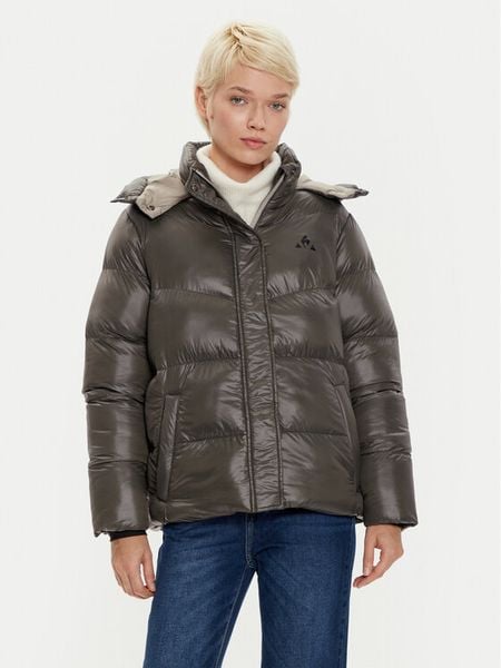 Whistler Kurtka zimowa Lakewood W Puffer W244106 Zielony Regular Fit. Zielone kurtki sportowe damskie Whistler, na zimę, bez wzorów, z syntetyku, bez ramiączek, bez kaptura, outdoorowe. Za 279.99 zł.