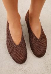 Brązowe Balerinki VICES z Plecioną Cholewką Mahala. Brązowe balerinki damskie Renee, bez wzorów, boho, bez obcasa, bez zapięcia. Za 99.99 zł.