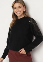 Czarny Sweter z Cyrkoniami Perłami i Cekinami Nevalitha. Czarne swetry nierozpinane damskie Born2be, na zimę, bez wzorów, bez kołnierzyka, bez ramiączek. Za 129.99 zł.